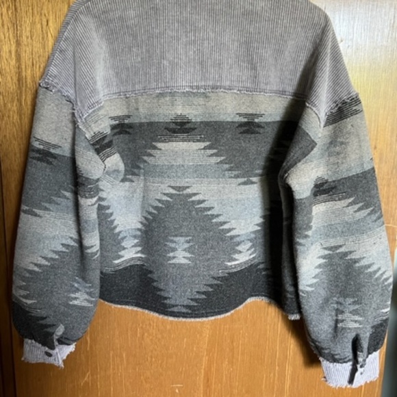Grey Aztec Crop Jacket - Medium - Picture 2 of 3